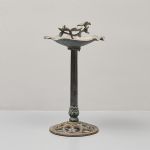 469857 Bird bath